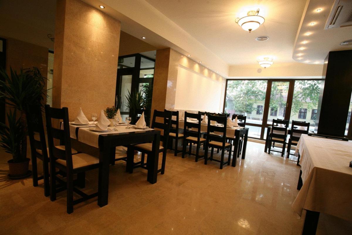 Hotel Crisana Arad Ngoại thất bức ảnh