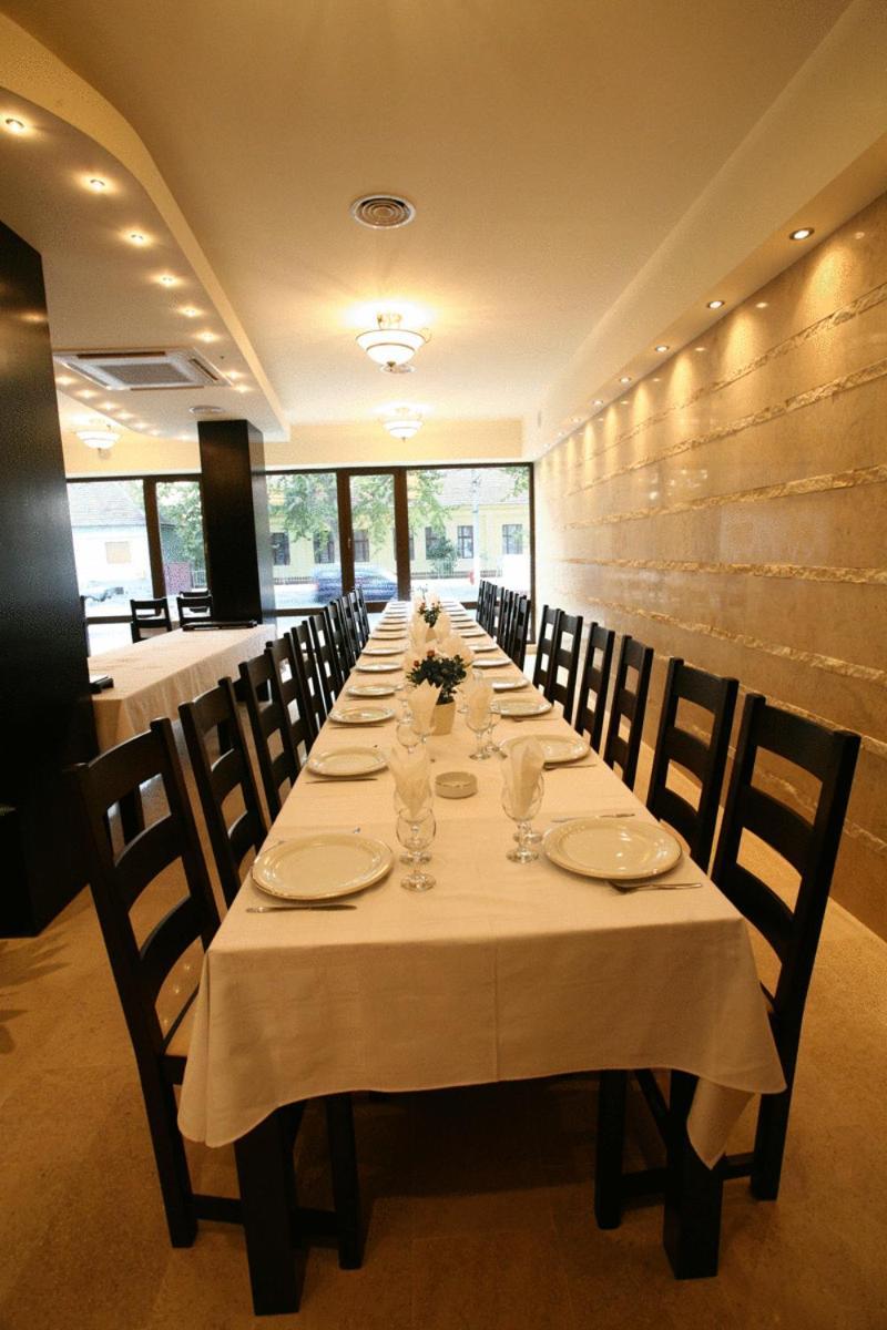 Hotel Crisana Arad Ngoại thất bức ảnh