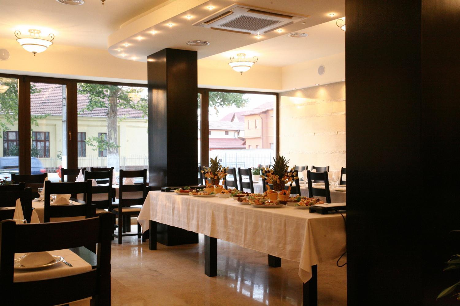 Hotel Crisana Arad Ngoại thất bức ảnh