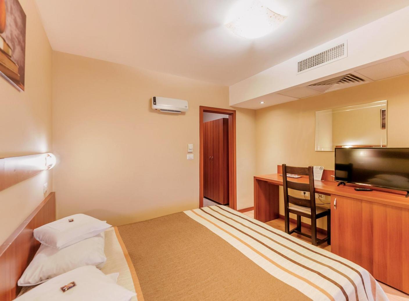 Hotel Crisana Arad Ngoại thất bức ảnh