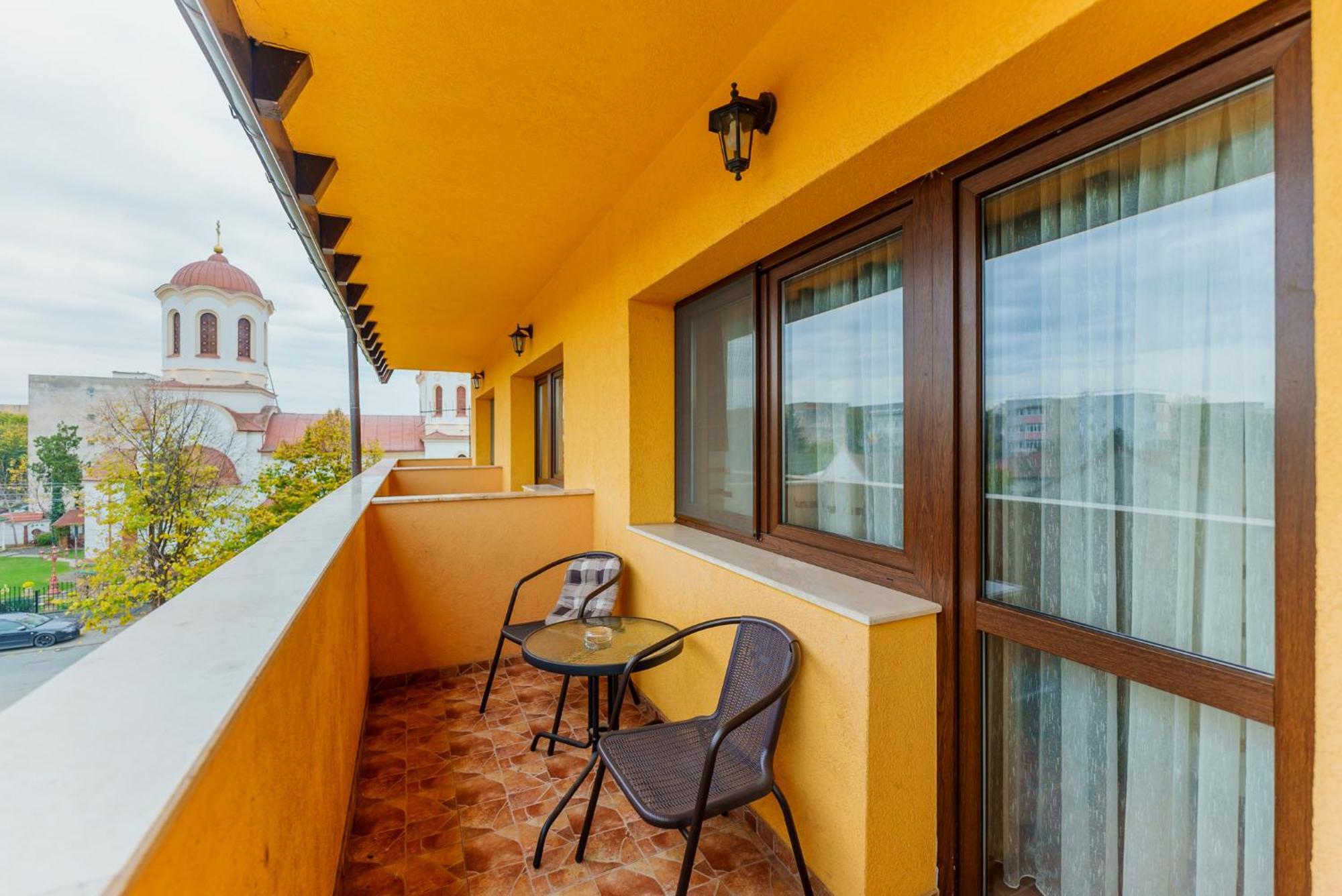 Hotel Crisana Arad Ngoại thất bức ảnh