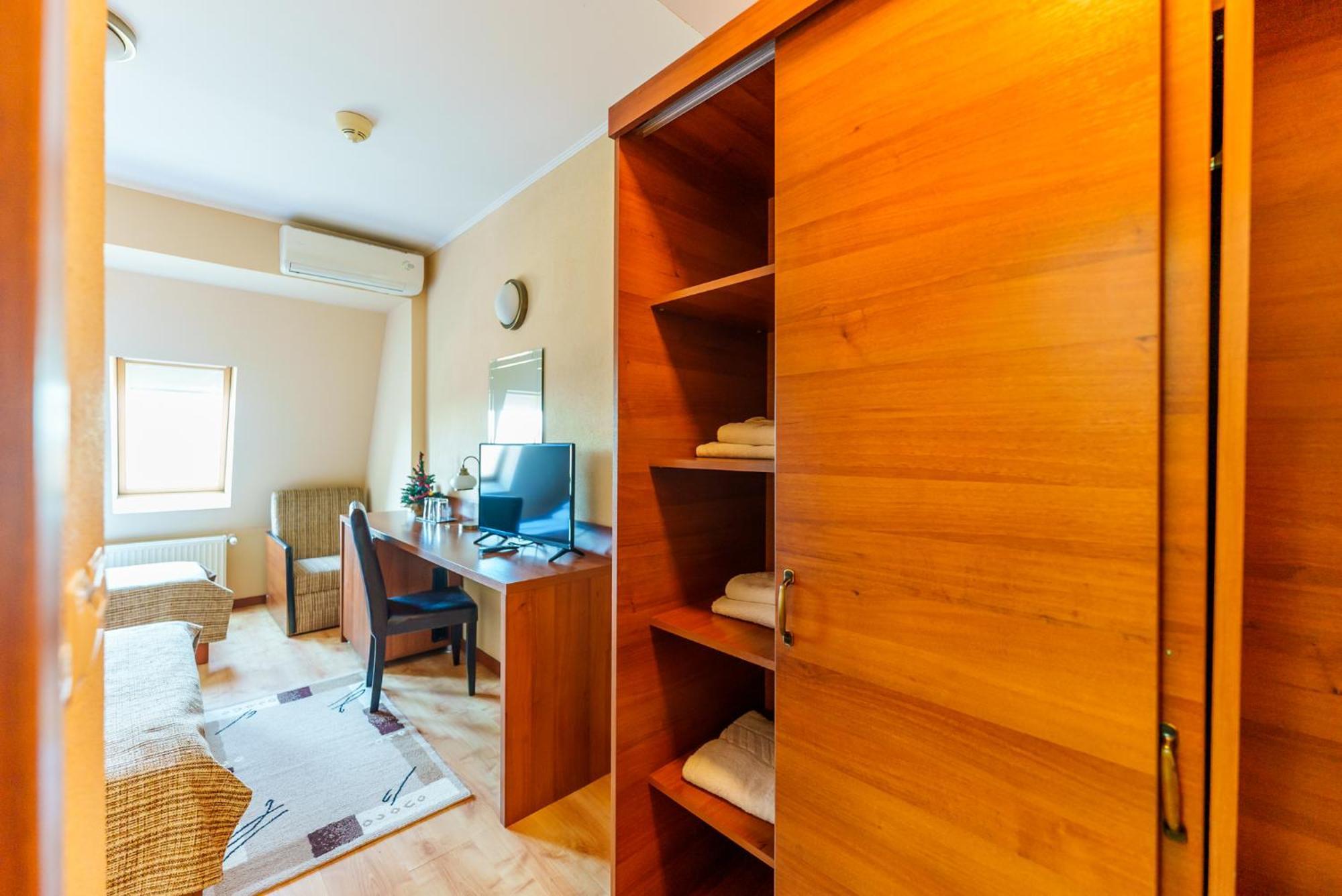 Hotel Crisana Arad Ngoại thất bức ảnh