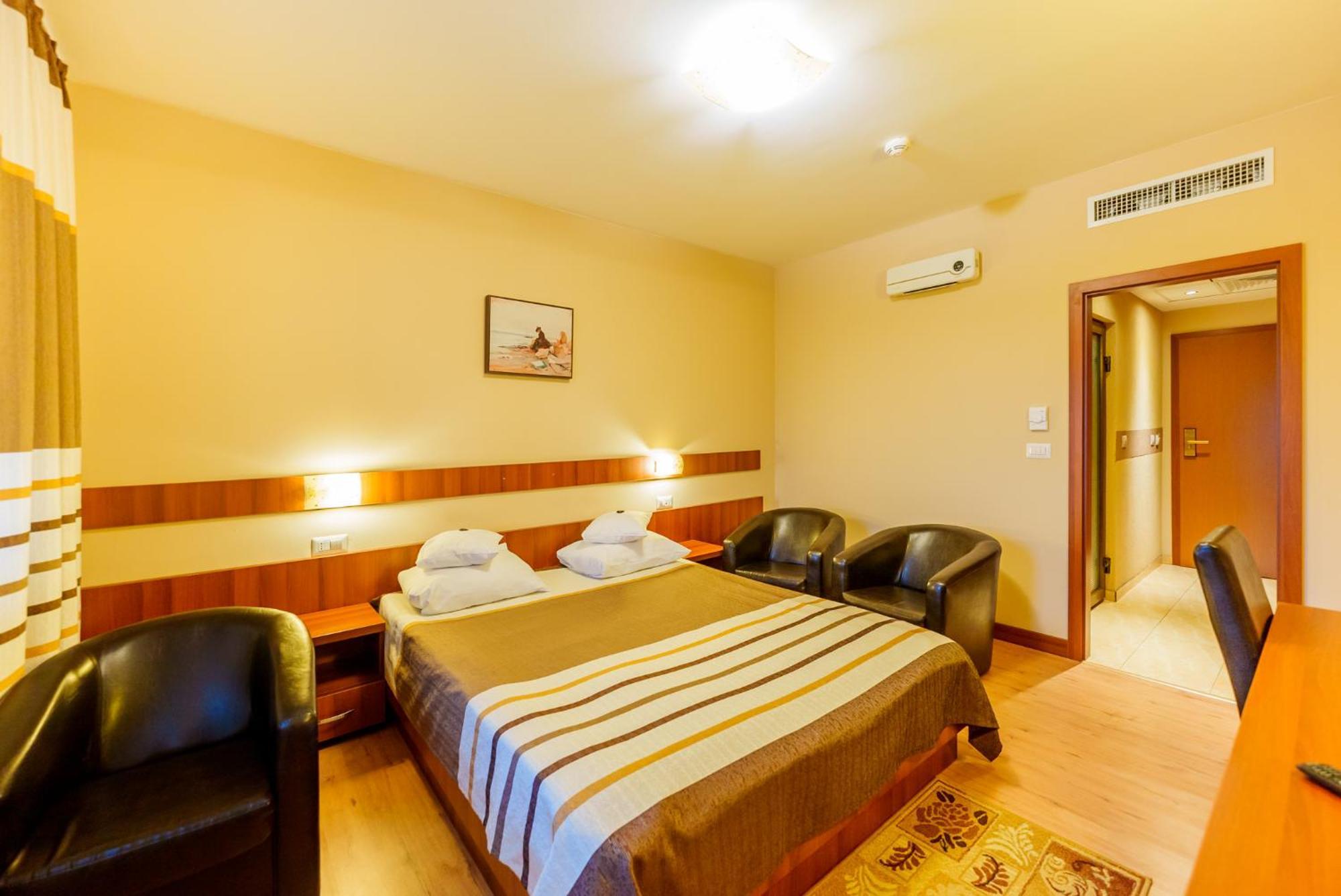 Hotel Crisana Arad Ngoại thất bức ảnh