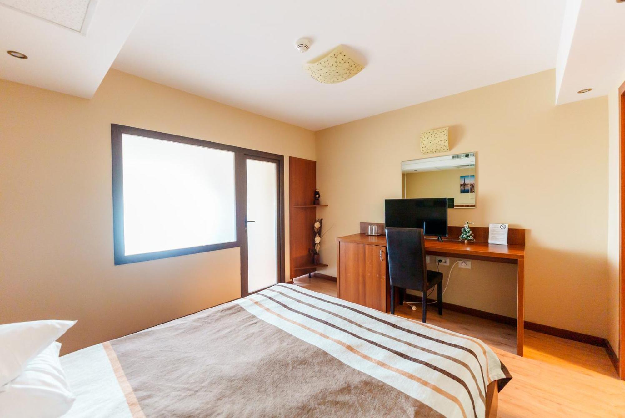 Hotel Crisana Arad Ngoại thất bức ảnh