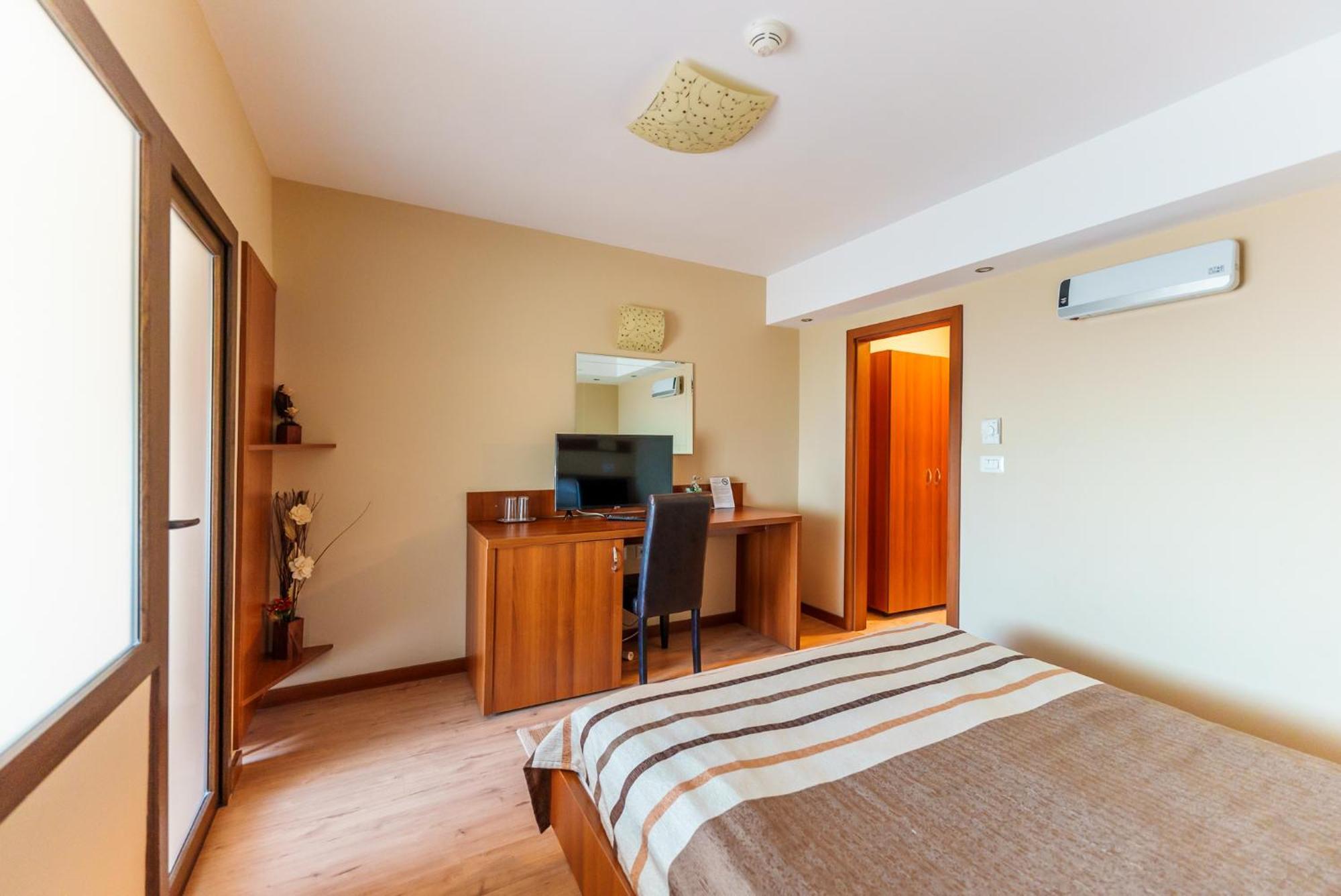 Hotel Crisana Arad Ngoại thất bức ảnh